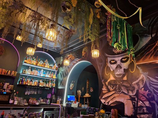 Idol Tiki Bar & Asian Restaurant