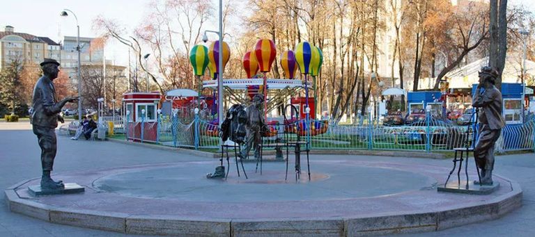 Скульптурная композиция Трио