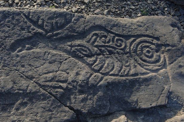 Петроглифы Сикачи-Аляна