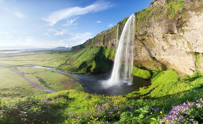 Seljalandsfoss Waterfall