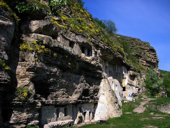 Mănăstirea Rupestra Țipova