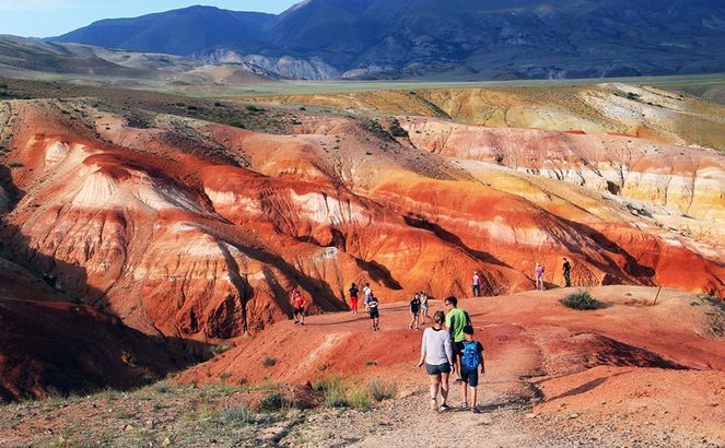 Красные горы в селе Большой Кукмор