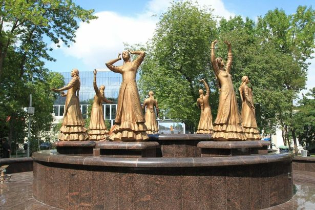 Фонтан Семь девушек