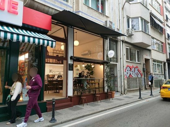 Kava Coffee Roasting & La Fiancee Bakery